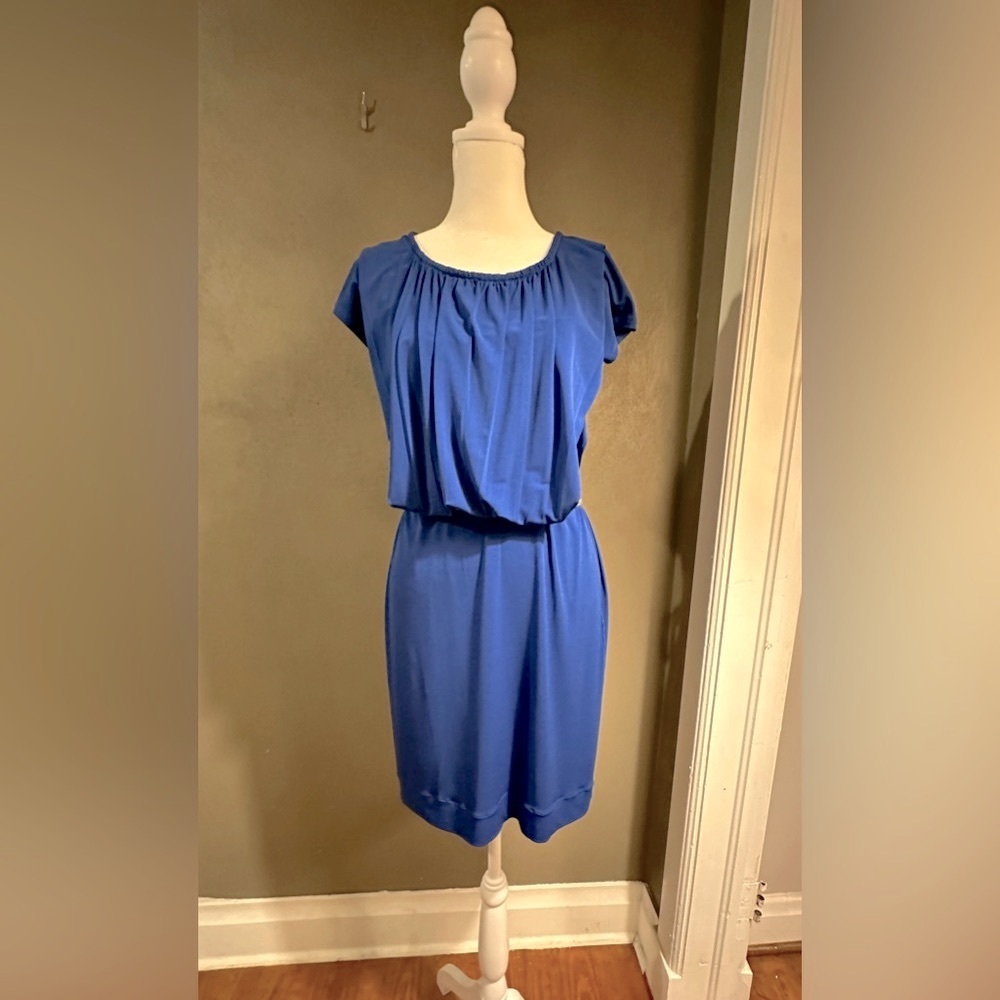 Evo Vorro sleeveless dress, knee length, silver chain belt size S